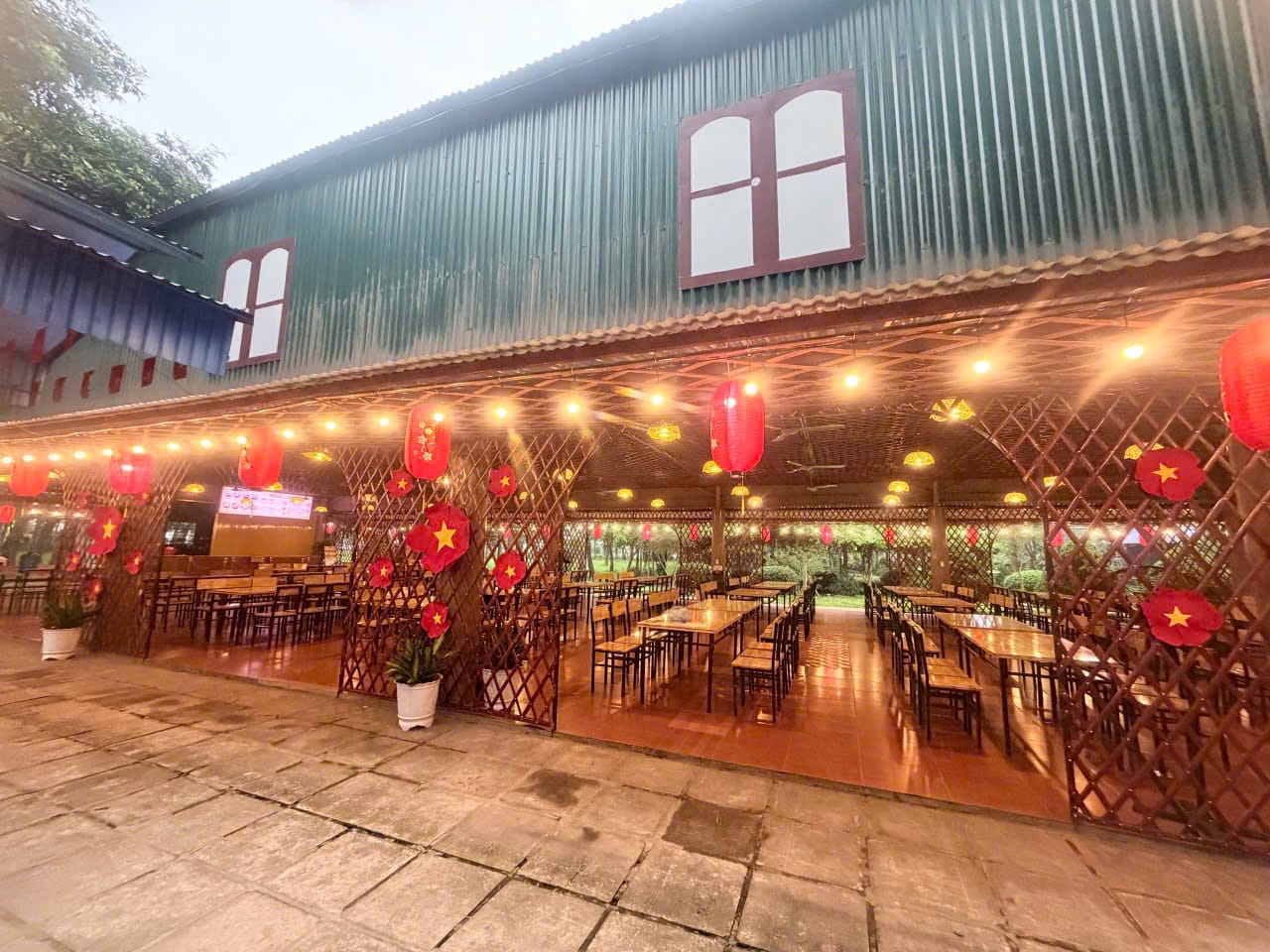 NÂNG CẤP DỊCH VỤ VÀ ĐIỀU CHỈNH GIÁ DỊCH VỤ