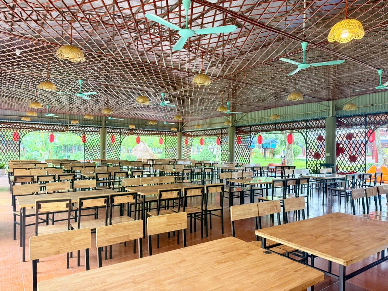 NÂNG CẤP DỊCH VỤ VÀ ĐIỀU CHỈNH GIÁ DỊCH VỤ