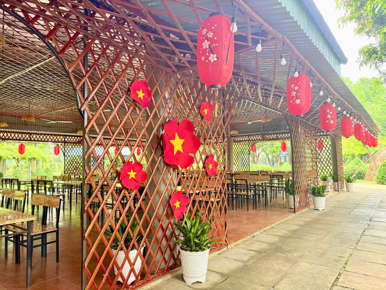 NÂNG CẤP DỊCH VỤ VÀ ĐIỀU CHỈNH GIÁ DỊCH VỤ