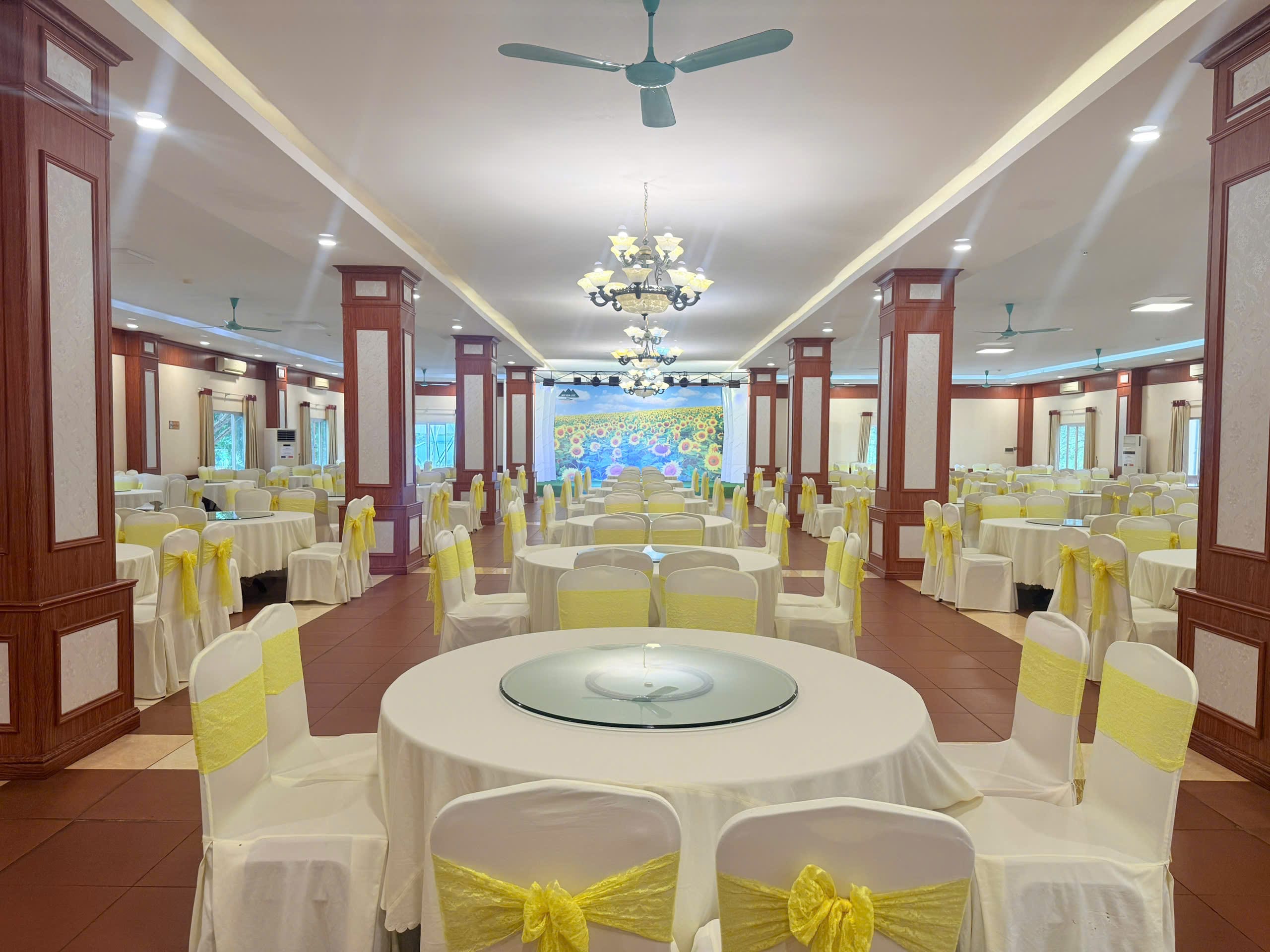 CHÚC MỪNG NGÀY QUỐC TẾ LAO ĐỘNG 1/5